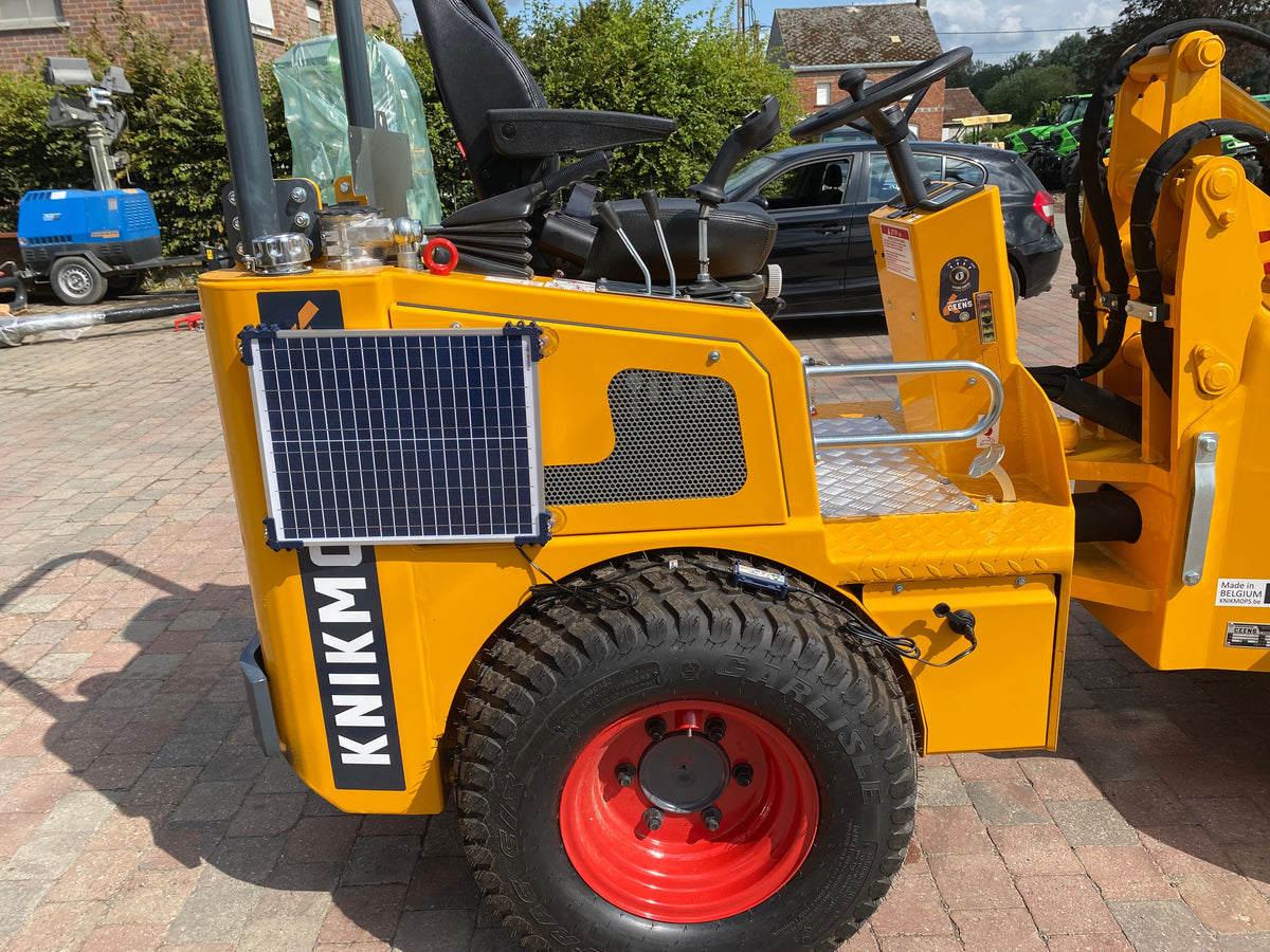 OptiMate industrial battery charger for agricultural, construction and heavy-duty equipment